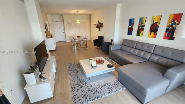 500 Bayview Dr # 1725, Sunny Isles Beach FL 33160 - Sunny Isles Beach, FL - Photo 3
