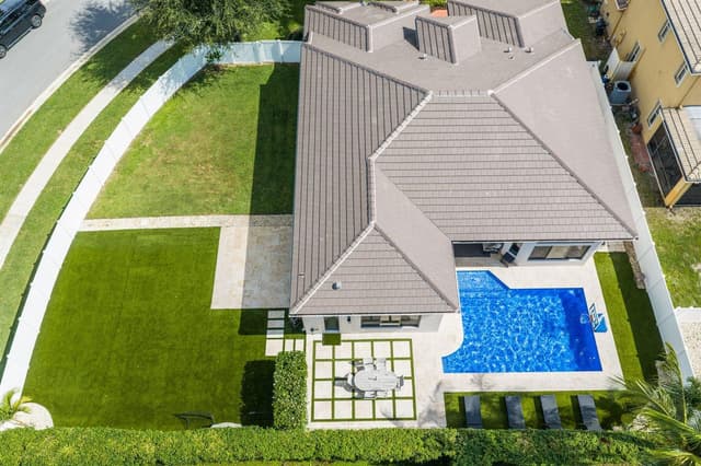 6373 Shadow Creek Village Circle, Lake Worth FL 33463 - Lake Worth, FL - Photo 2