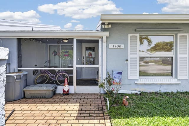 4450 LUCERNE VILLAS Lane, Lake Worth FL 33467 - Lake Worth, FL - Photo 6