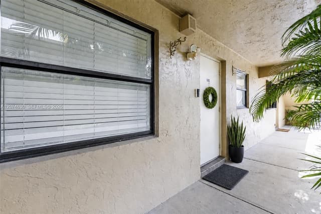 6745 W 26th Dr # 4, Hialeah FL 33016 - Hialeah, FL - Photo 2