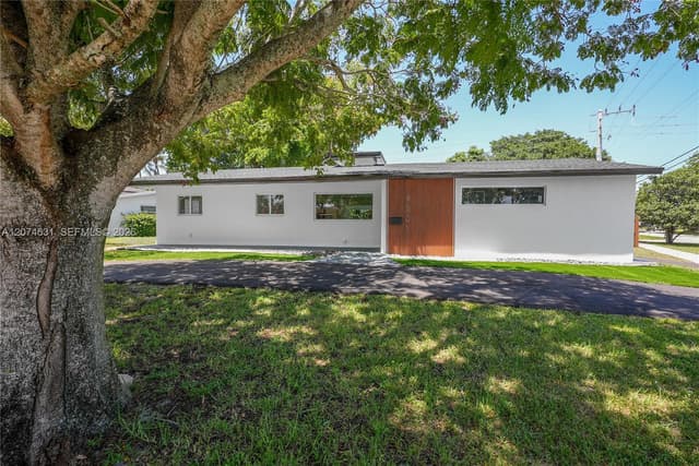4801 Tyler St, Hollywood FL 33021 - Hollywood, FL - Photo 2