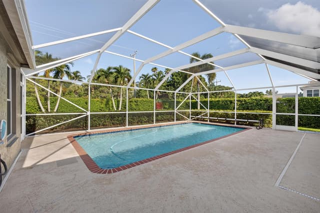 1011 WOODFIELD Circle, Palm Beach Gardens FL 33418 - Palm Beach Gardens, FL - Photo 5