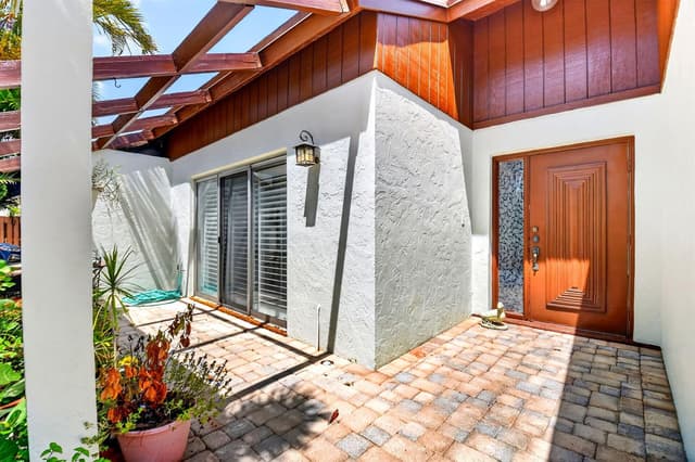 6747 Starkeys Place, Lake Worth FL 33467 - Lake Worth, FL - Photo 5
