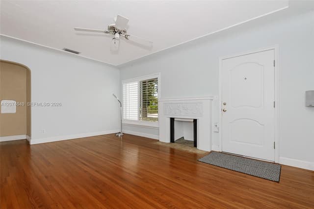 989 Eastward Dr, Miami Springs FL 33166 - Miami Springs, FL - Photo 2