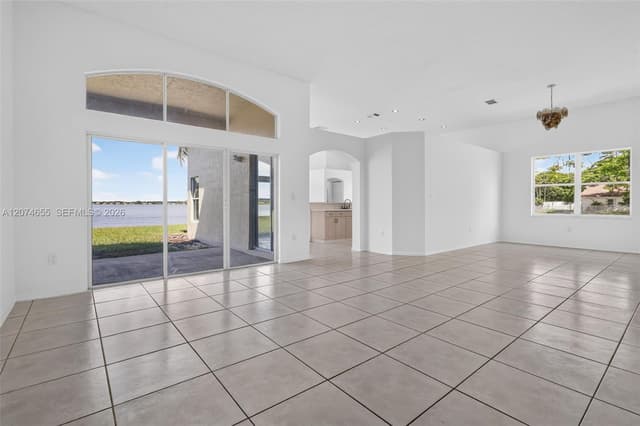2342 NW 184th Ter, Pembroke Pines FL 33029 - Pembroke Pines, FL - Photo 2