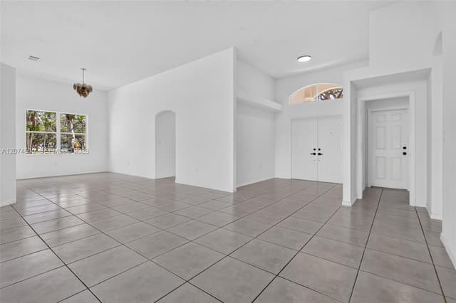 2342 NW 184th Ter, Pembroke Pines FL 33029 - Pembroke Pines, FL - Photo 5