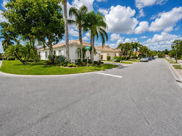 5168 Clover Creek Drive, Boynton Beach FL 33437 - Boynton Beach, FL - Photo 4