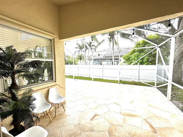 15850 NW 11TH Street, Pembroke Pines FL 33028 - Pembroke Pines, FL - Photo 3