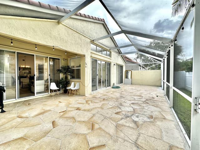 15850 NW 11TH Street, Pembroke Pines FL 33028 - Pembroke Pines, FL - Photo 4