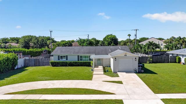 7752 SAINT ANDREWS Road, Lake Worth FL 33467 - Lake Worth, FL - Photo 2