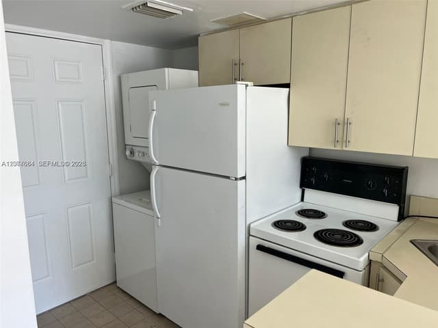 450 SW 3rd St # 15, Miami FL 33130 - Miami, FL - Photo 2