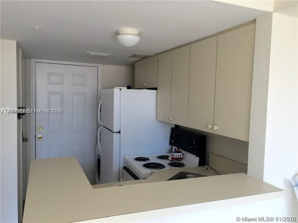 450 SW 3rd St # 15, Miami FL 33130 - Miami, FL - Photo 1