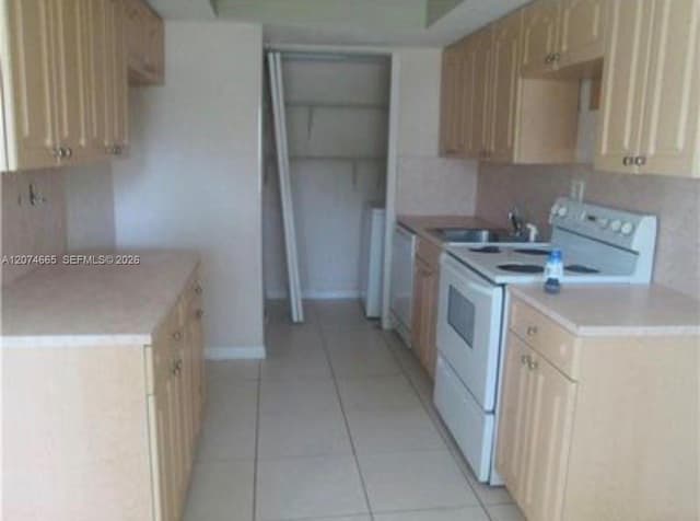 5810 NW 22nd St # B, Lauderhill FL 33313 - Lauderhill, FL - Photo 3