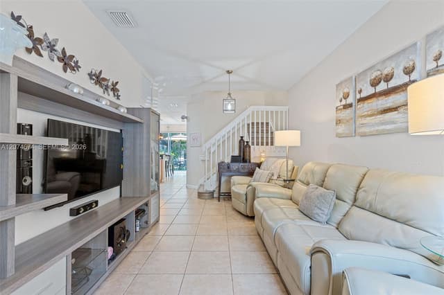 1034 NE 30th Ave, Homestead FL 33033 - Homestead, FL - Photo 2