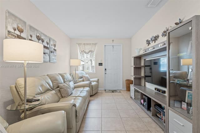 1034 NE 30th Ave, Homestead FL 33033 - Homestead, FL - Photo 4