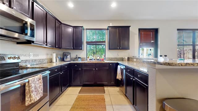 12365 S Village Cir, Davie FL 33325 - Davie, FL - Photo 6