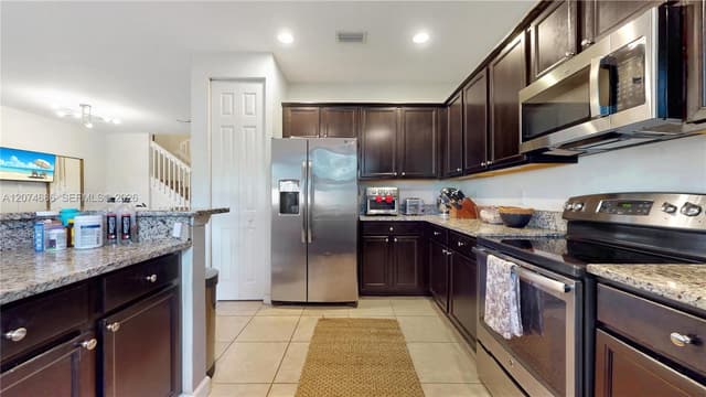 12365 S Village Cir, Davie FL 33325 - Davie, FL - Photo 7