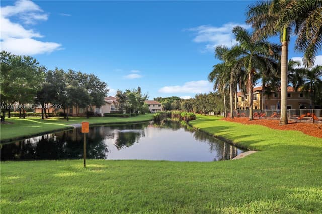 12365 S Village Cir, Davie FL 33325 - Davie, FL - Photo 3