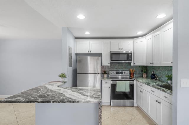 566 Saxony L, Delray Beach FL 33446 - Delray Beach, FL - Photo 7