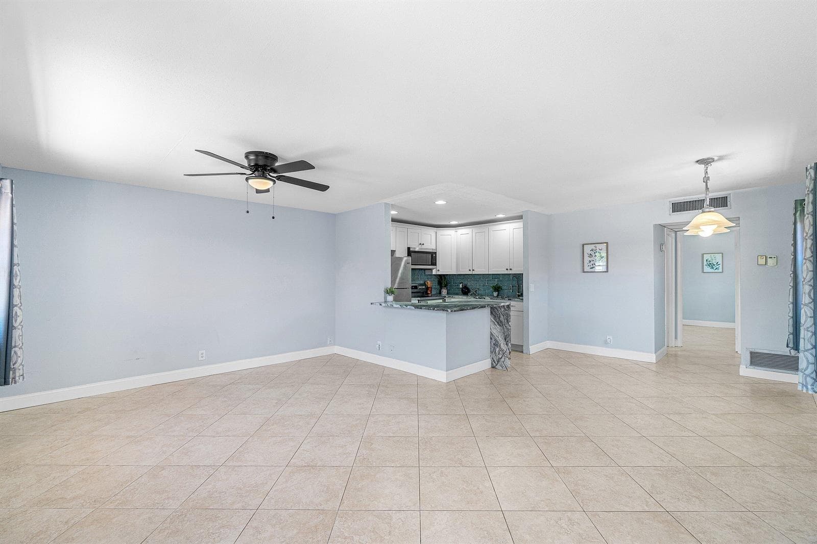 566 Saxony L, Delray Beach FL 33446 - Delray Beach, FL - Photo 1