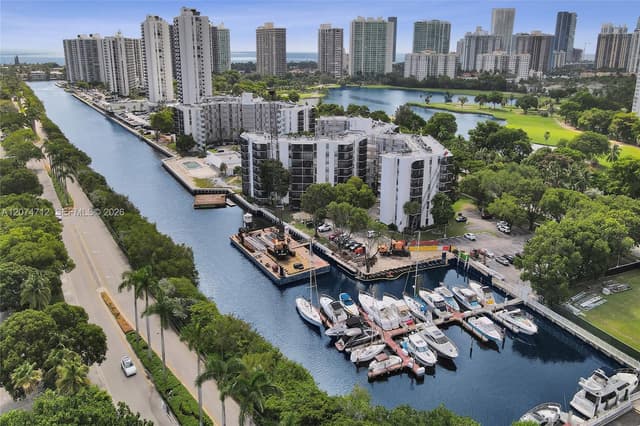3401 N Country Club Dr, Aventura FL 33180 - Aventura, FL - Photo 4