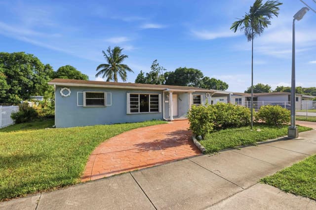 980 NW 183RD Street, Miami Gardens FL 33169 - Miami Gardens, FL - Photo 2