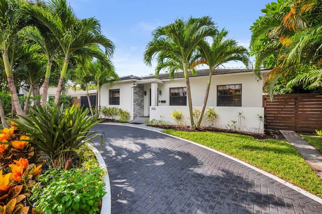 300 35th Street, West Palm Beach FL 33407 - West Palm Beach, FL - Photo 2