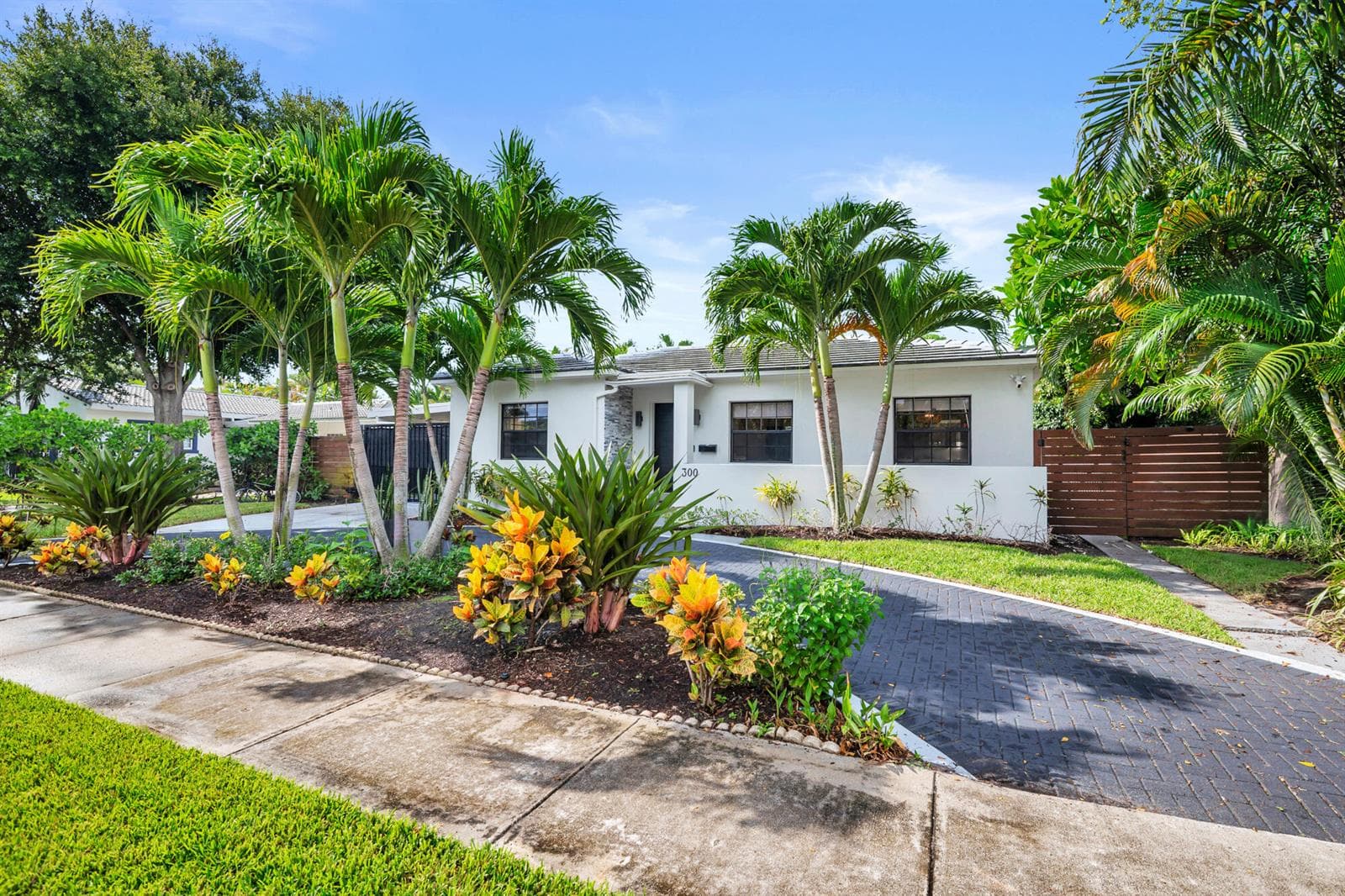 300 35th Street, West Palm Beach FL 33407 - West Palm Beach, FL - Photo 1