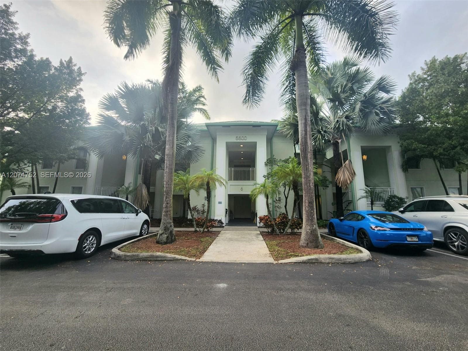 5300 NW 87th Ave # 614, Doral FL 33178