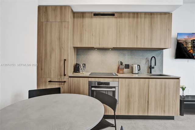 121 NE 5th St # 2411, Miami FL 33132 - Miami, FL - Photo 2