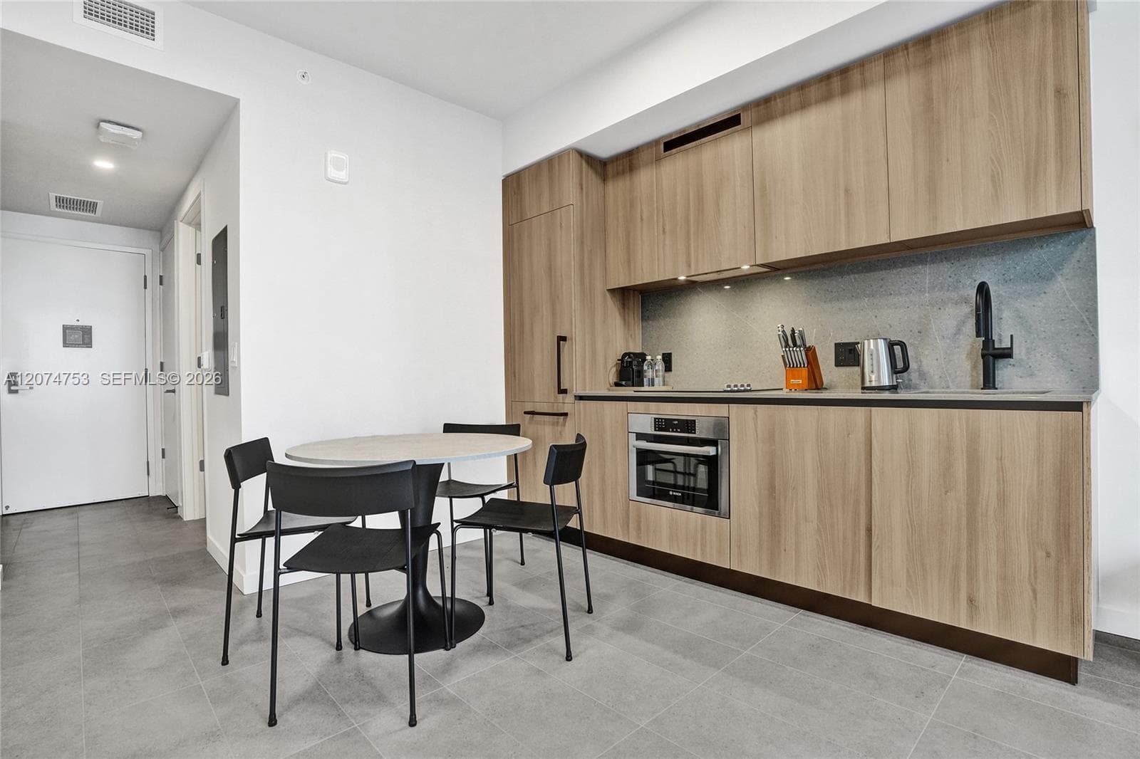 121 NE 5th St # 2411, Miami FL 33132 - Miami, FL - Photo 1