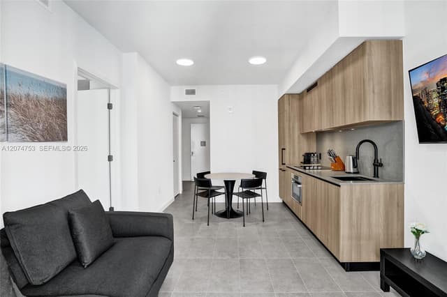 121 NE 5th St # 2411, Miami FL 33132 - Miami, FL - Photo 5