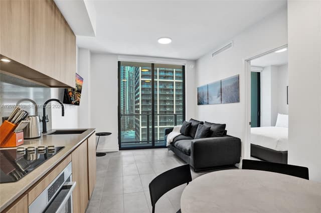 121 NE 5th St # 2411, Miami FL 33132 - Miami, FL - Photo 4