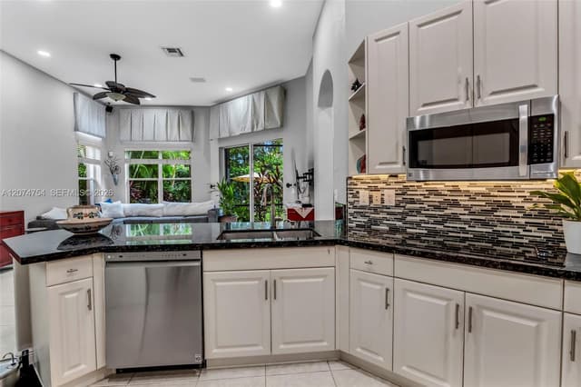 11955 NW 78th Pl, Parkland FL 33076 - Parkland, FL - Photo 7