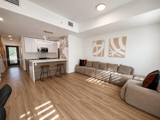 2511 Pierce St # 7, Hollywood FL 33020 - Hollywood, FL - Photo 2