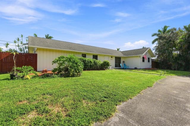 9179 Honeywell Road, Lake Worth FL 33467 - Lake Worth, FL - Photo 2