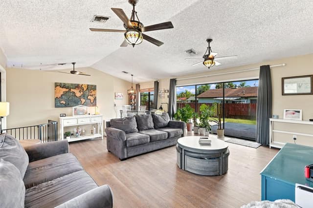 9179 Honeywell Road, Lake Worth FL 33467 - Lake Worth, FL - Photo 6