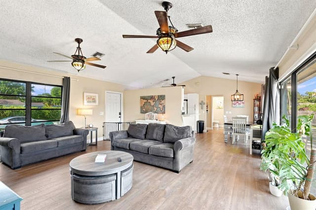 9179 Honeywell Road, Lake Worth FL 33467 - Lake Worth, FL - Photo 5