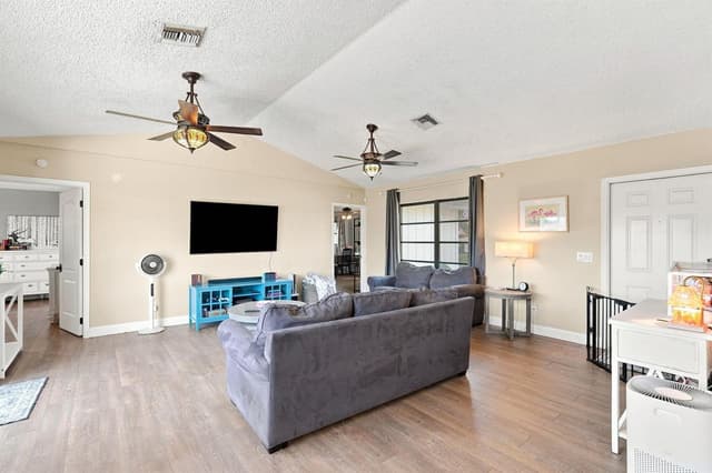 9179 Honeywell Road, Lake Worth FL 33467 - Lake Worth, FL - Photo 4