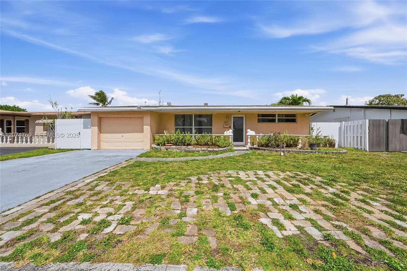 8641 NW 25th Ct, Sunrise FL 33322