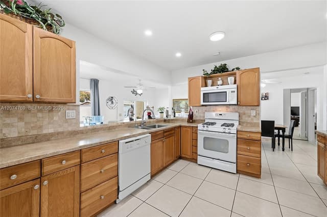 8641 NW 25th Ct, Sunrise FL 33322 - Sunrise, FL - Photo 5