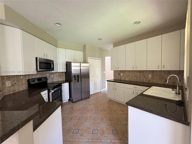 12141 SW 122nd Path, Miami FL 33186 - Miami, FL - Photo 3