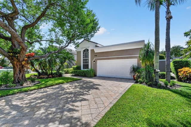 4758 CARLTON GOLF Drive, Lake Worth FL 33449 - Lake Worth, FL - Photo 2