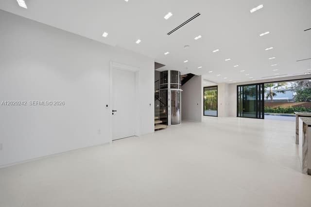 3318 NE 16TH Place, Fort Lauderdale FL 33305 - Fort Lauderdale, FL - Photo 4
