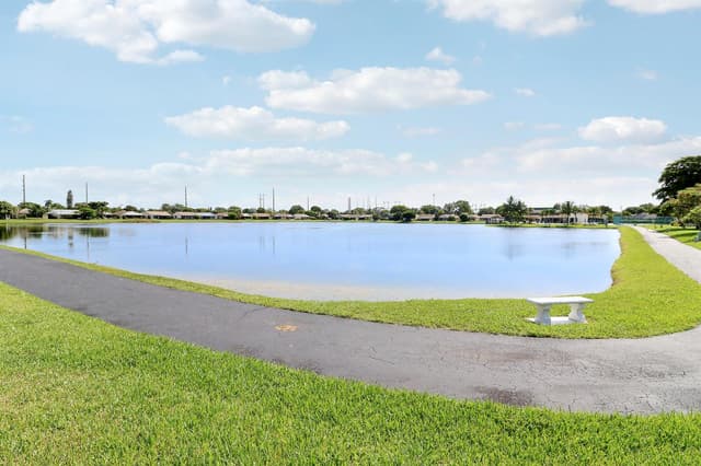 5481 Mirror Lakes Boulevard, Boynton Beach FL 33472 - Boynton Beach, FL - Photo 6