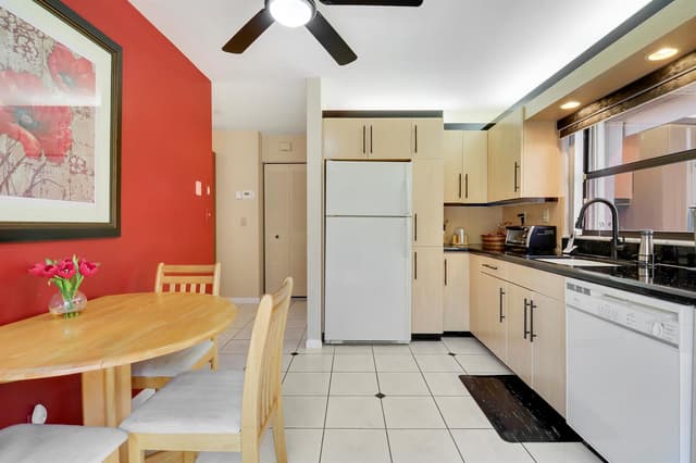 5481 Mirror Lakes Boulevard, Boynton Beach FL 33472 - Boynton Beach, FL - Photo 4