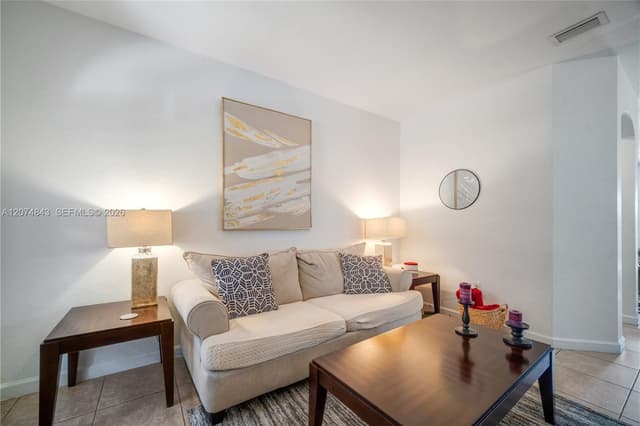 10334 NW 30th Ter, Doral FL 33172 - Doral, FL - Photo 5