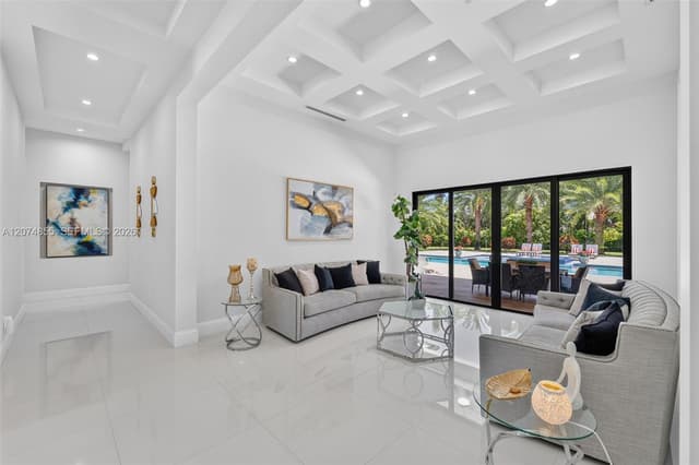 10352 NW 131st St, Hialeah Gardens FL 33018 - Hialeah Gardens, FL - Photo 7