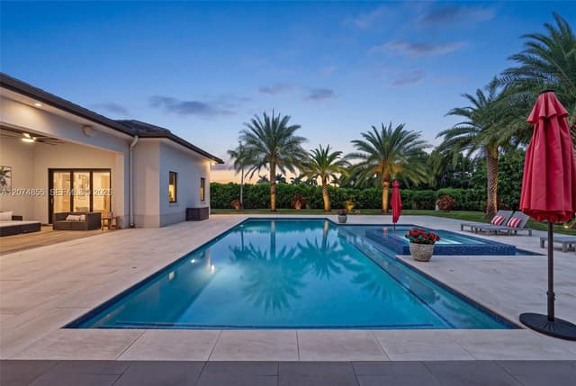 10352 NW 131st St, Hialeah Gardens FL 33018 - Hialeah Gardens, FL - Photo 5