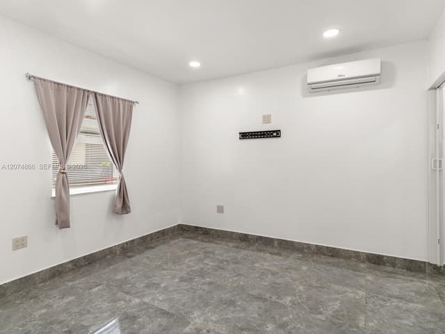 740 NW 32nd Ct, Miami FL 33125 - Miami, FL - Photo 6